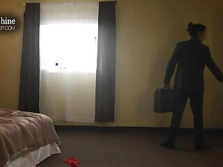 delphine kira noir clean up hotel room 👀